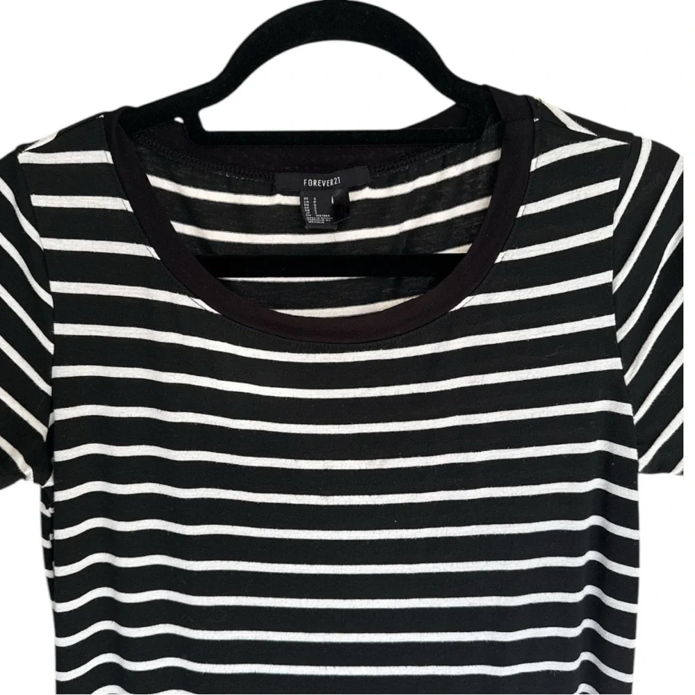 EUC Black and White striped tee midi dress size Small - Picture 2 of 3